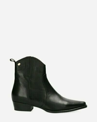 Ankle boot shiny smooth leather black